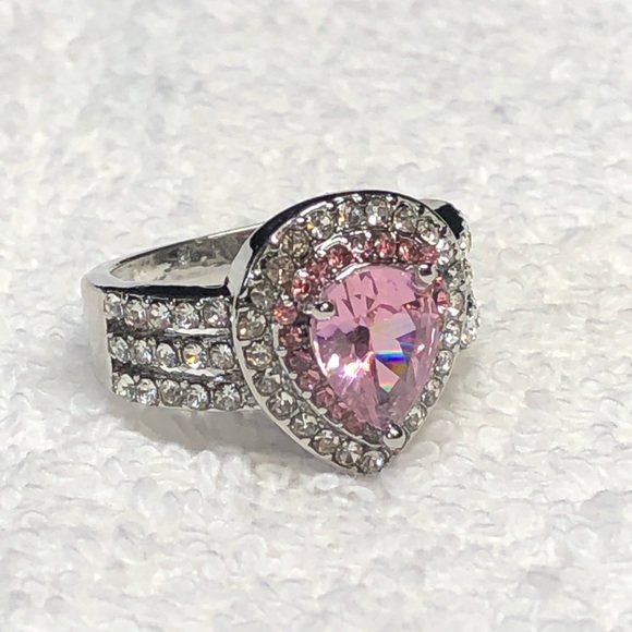 💕👛💍- Pink and silver pear shaped halo ring - Picture 2 of 8